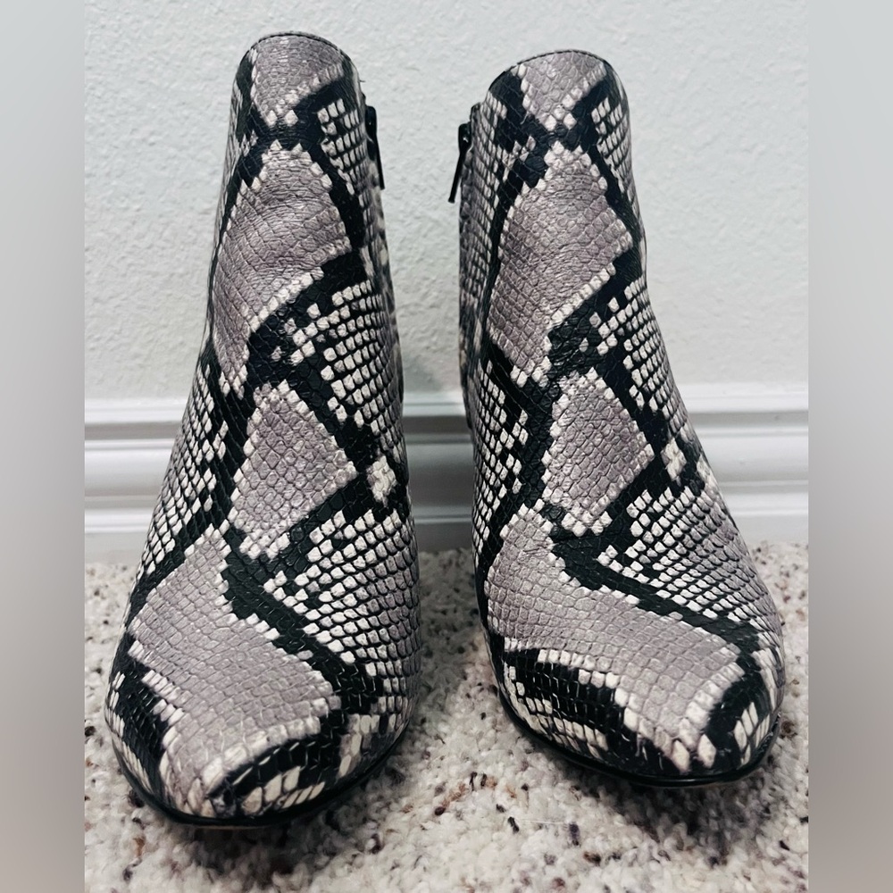 Banana Republic Black and Gray Snake Print Leather Ankle Booties